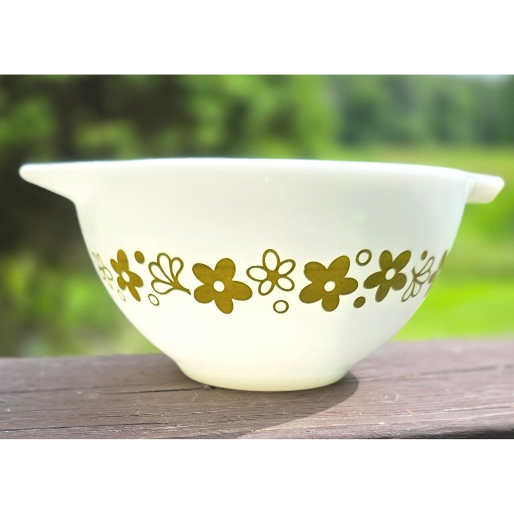 Vintage Pyrex Spring Blossom Crazy Daisy 441 1.5 Pt Cinderella Bowl
